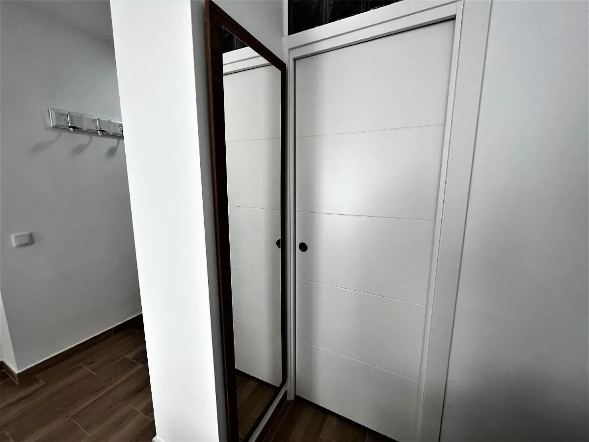 Ver7 - Estudio, Wifi, Fire Stick Amazon, Terraza, Vistas Al Mar, Piscina Torremolinos 0*,  Spain